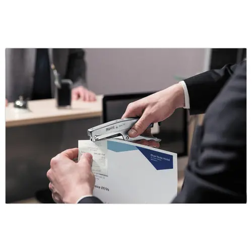 Pince agrafeuse Sp19 1/4 - m&eacute;tal mat - RAPID + une bo&icirc;te de 5000 agrafes offerte 
