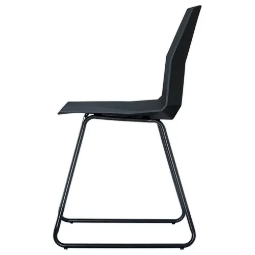 2 Chaises cube pieds forme trapèze noirsassise noire montées