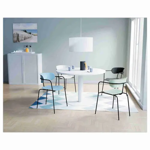 2 Chaises bistro pieds noirs assise bleue mont&eacute;es 