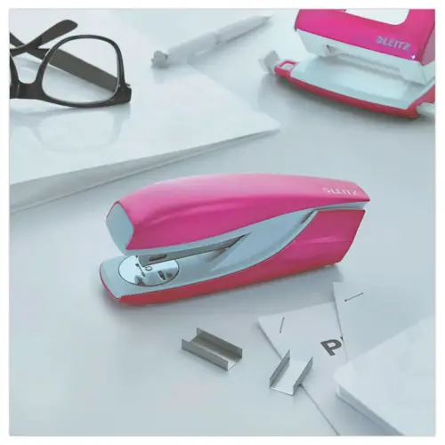 Agrafeuse de bureau WOW - 24/6-26/6 - Rose - LEITZ