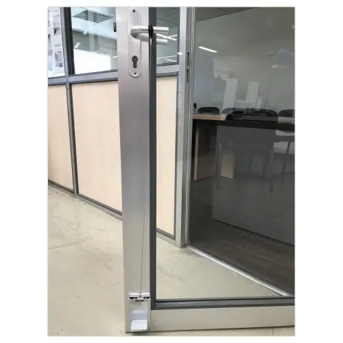 Syst&egrave;me d'ouverture de porte avec pied Protect Open 