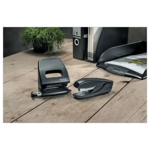 Agrafeuse NeXXt Recycle 30 feuilles - Noir - LEITZ