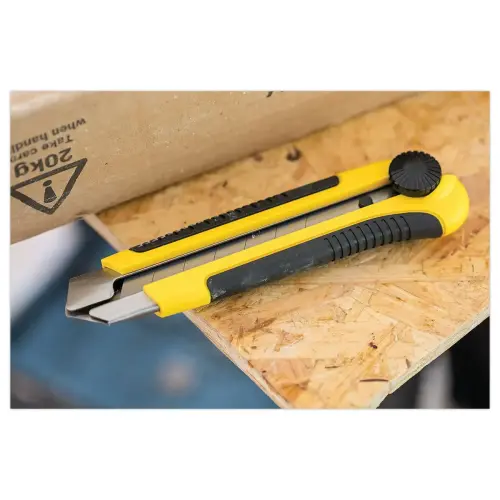 Cutter 25mm bimatière - STANLEY