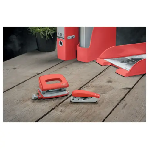 Mini agrafeuse NeXXt Recycle - 10 feuilles - Rouge - LEITZ