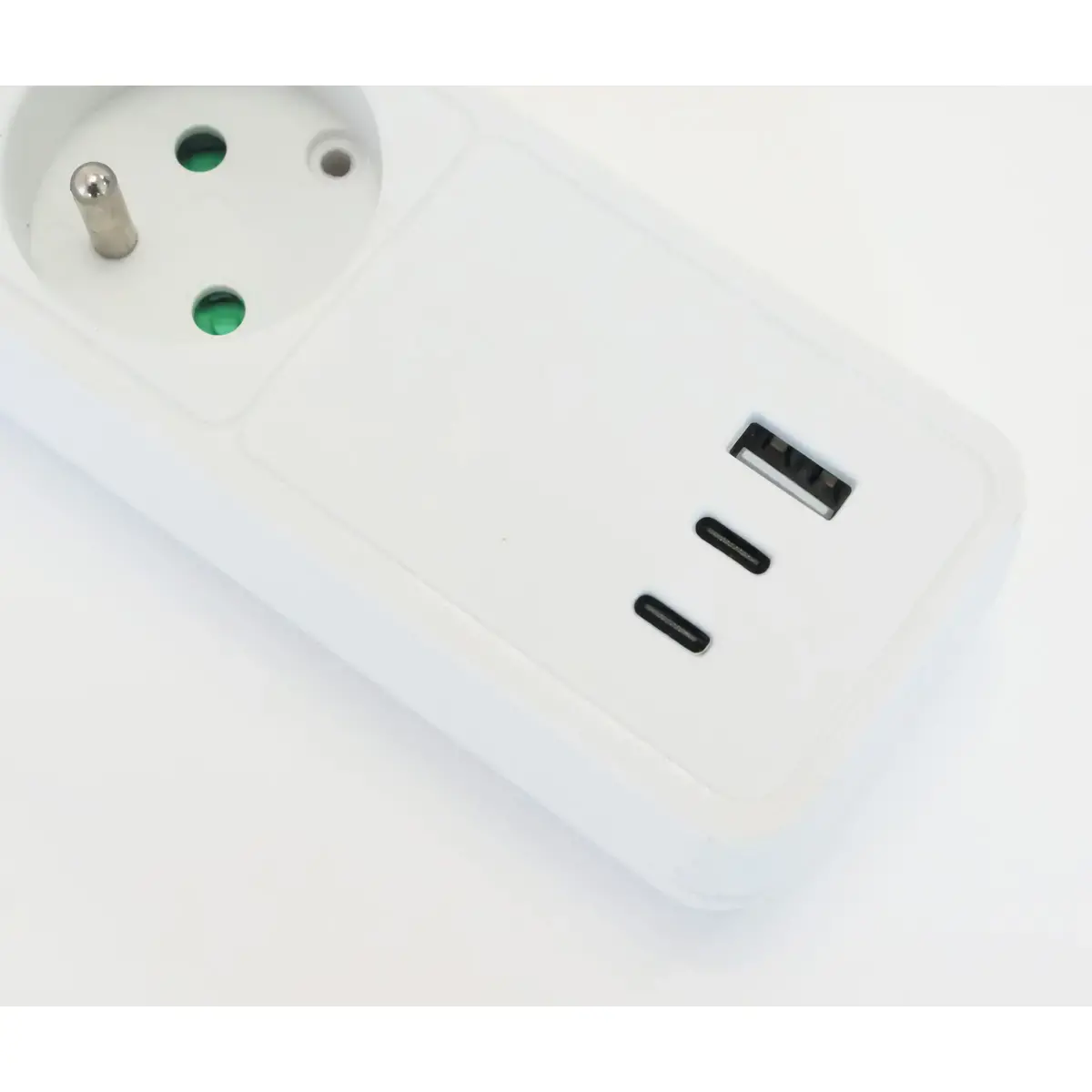 Blocs 3 prises - Avec USB et interrupteur - C&acirc;ble 1,5m 