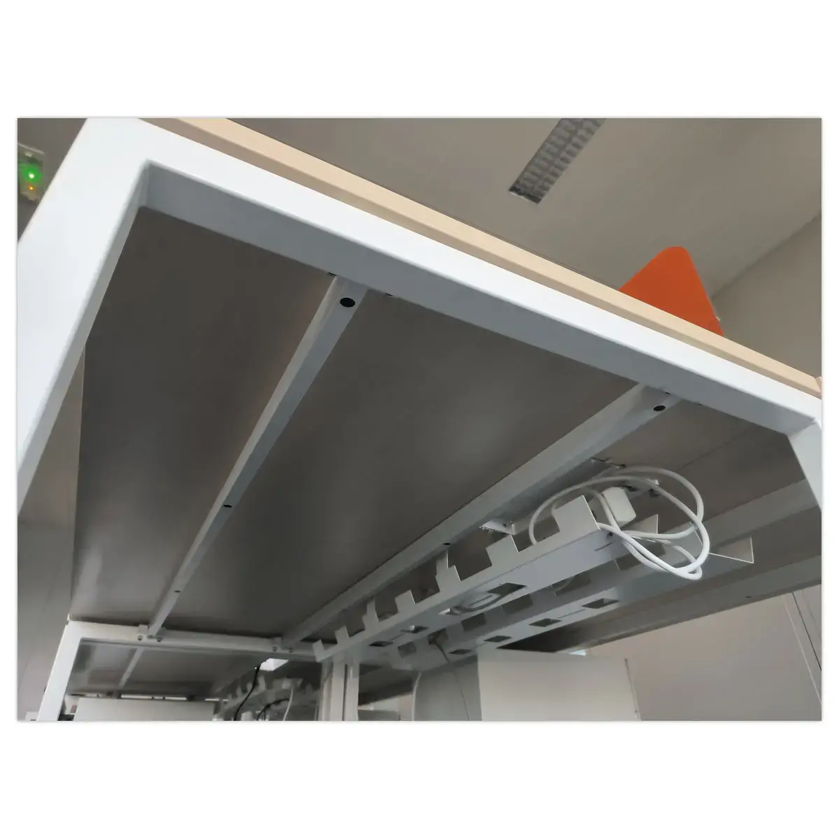 Bureau pieds réglables – 160 x 80 cm – Reconditionné