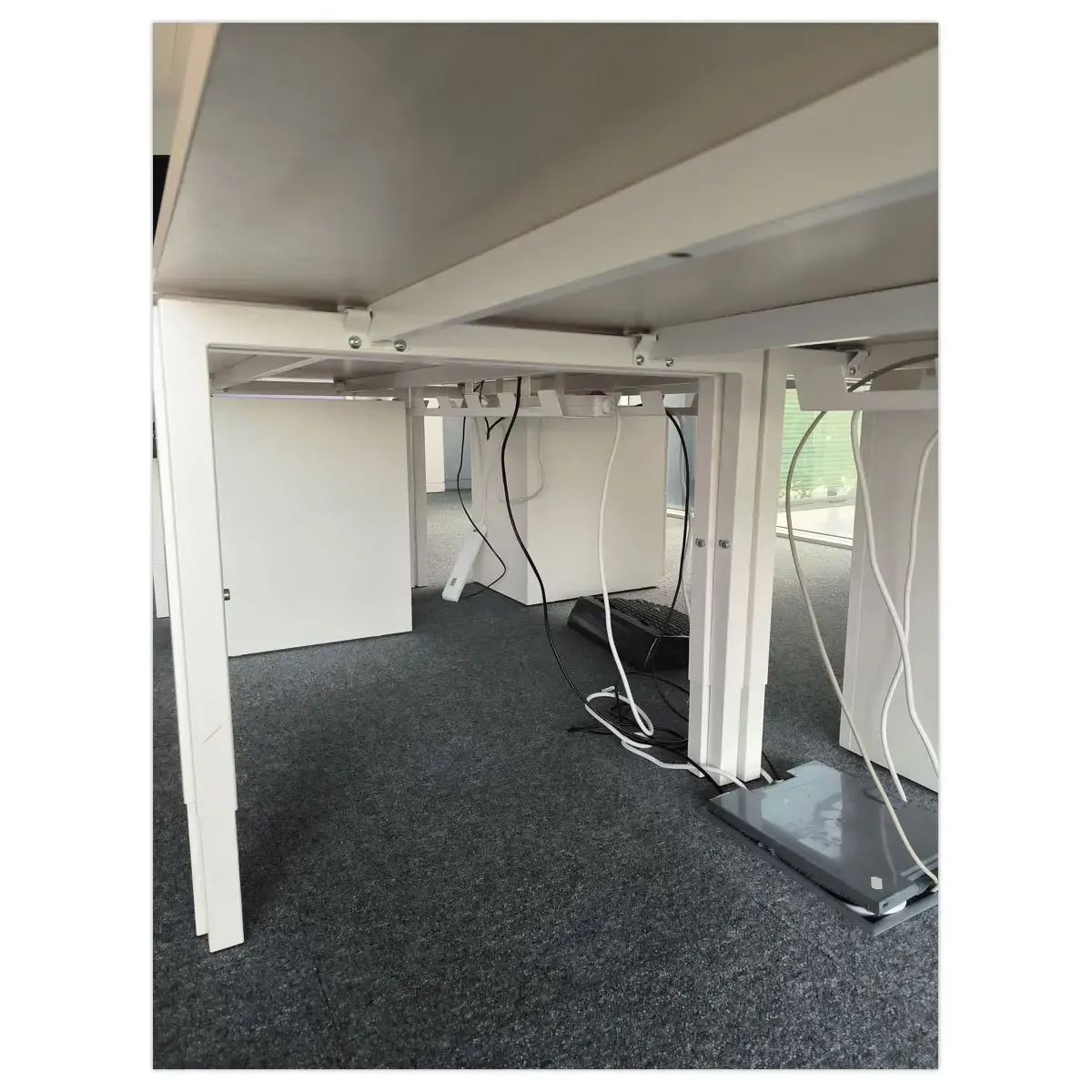 Bureau pieds réglables – 160 x 80 cm – Reconditionné