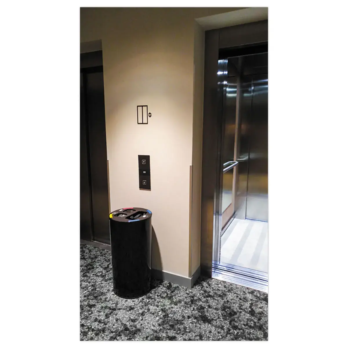 Collecteur tri s&eacute;lectif  - 3 compartiments - 60L - Noir. 