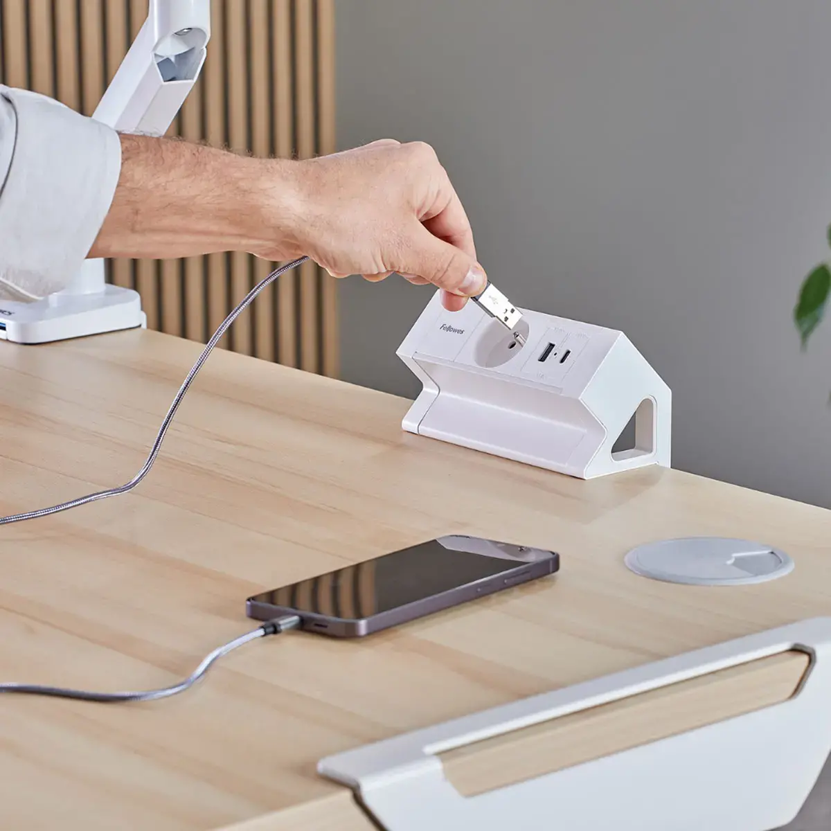 Unit&eacute; d'&Eacute;lectrification - Power Desk - USB-A USB-C - Blanc - FELLOWES 