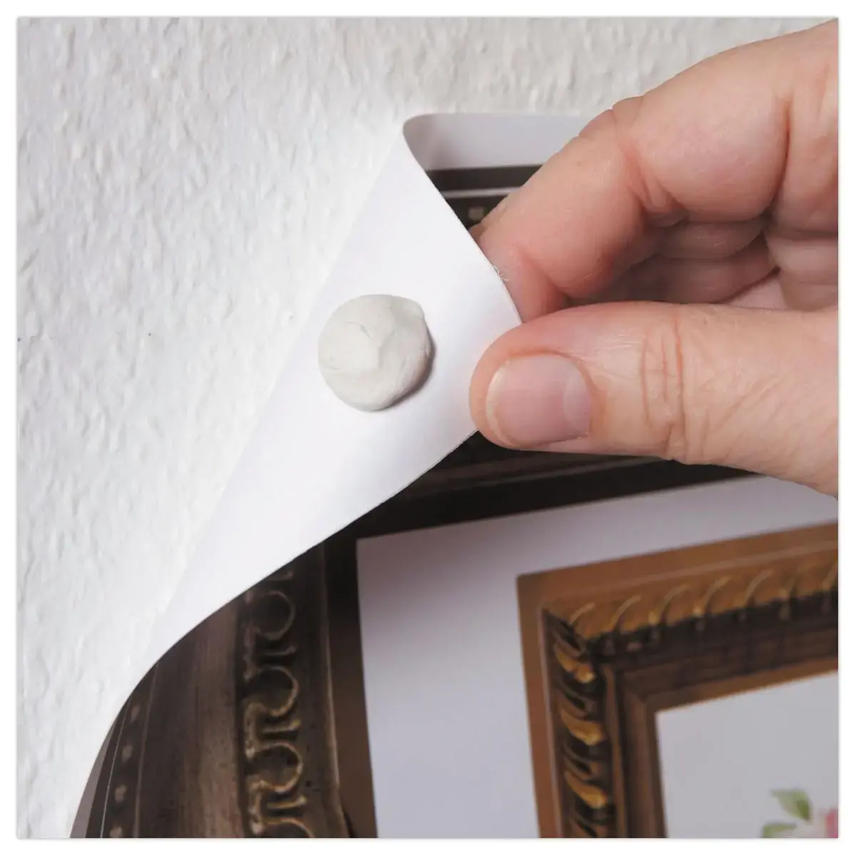 pastilles de pate adhesives blanches Fixetout Scotch