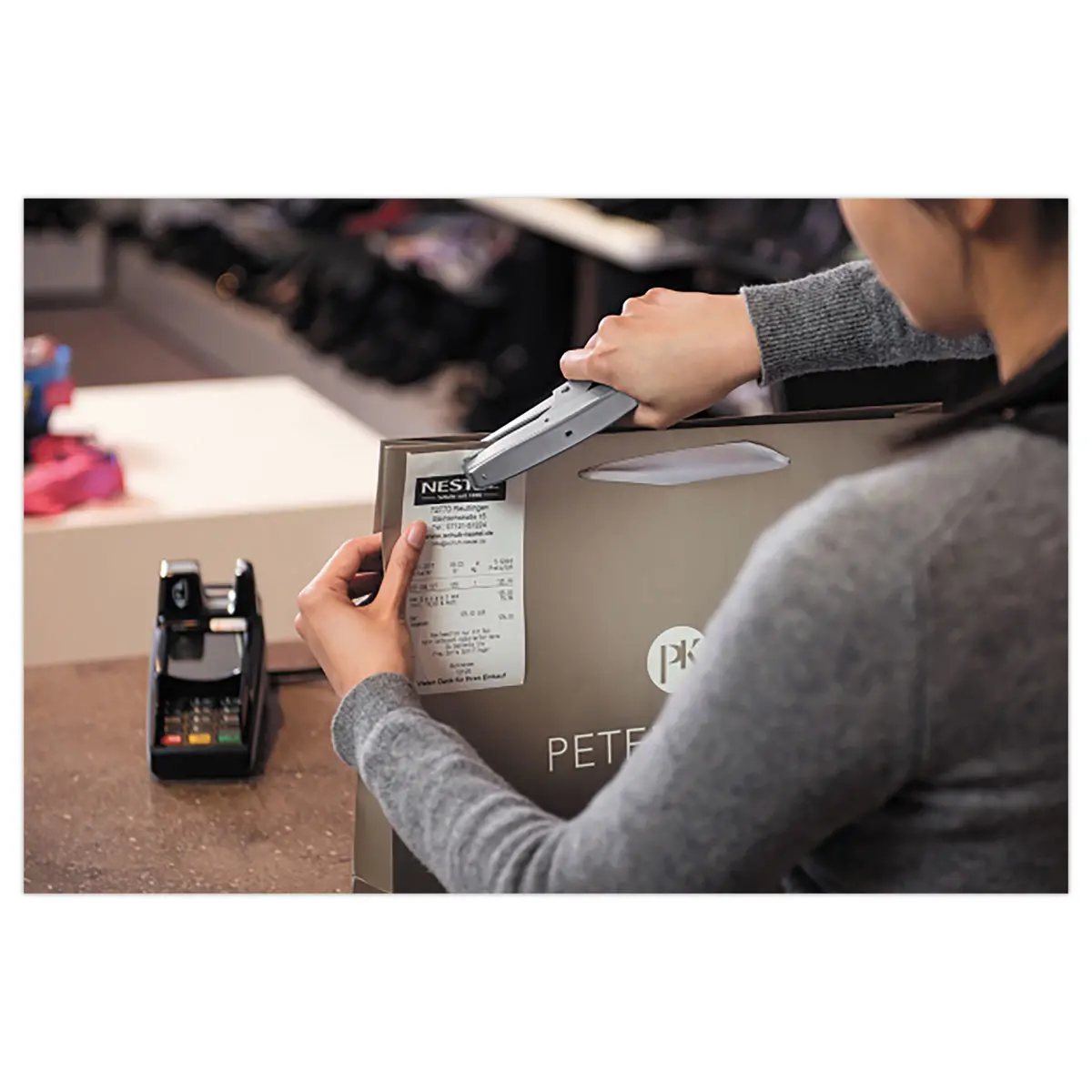 Pince agrafeuse Sp19 1/4 - rose mat - RAPID + une boite de 5000 agrafes offerte