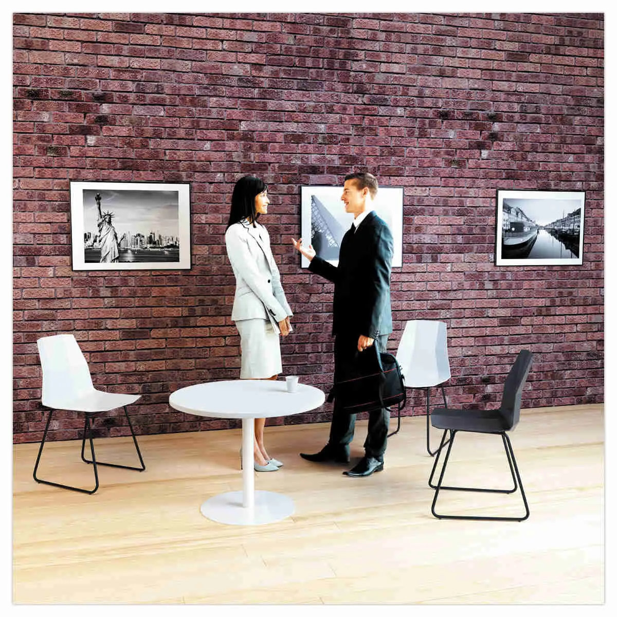 2 Chaises cube pieds trapèze noirs assise blanche