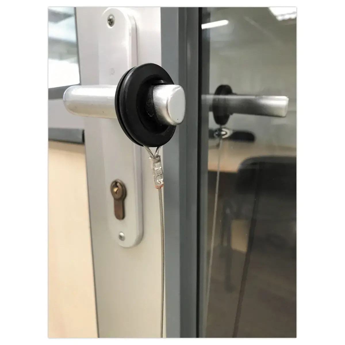 Syst&egrave;me d'ouverture de porte avec pied Protect Open 