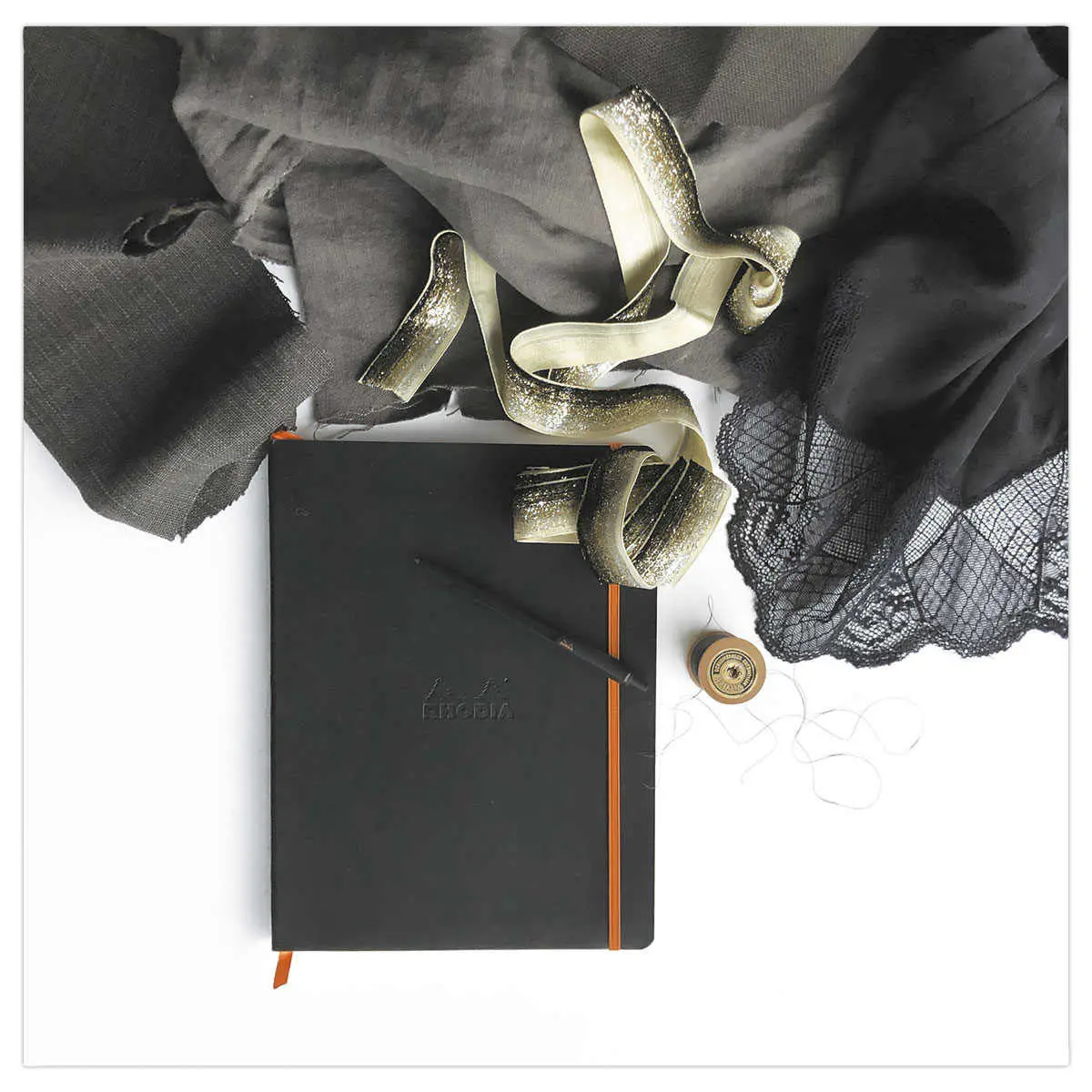 Carnet broché Rhodiarama A5 160 pages - couverture souple - noir - RHODIA