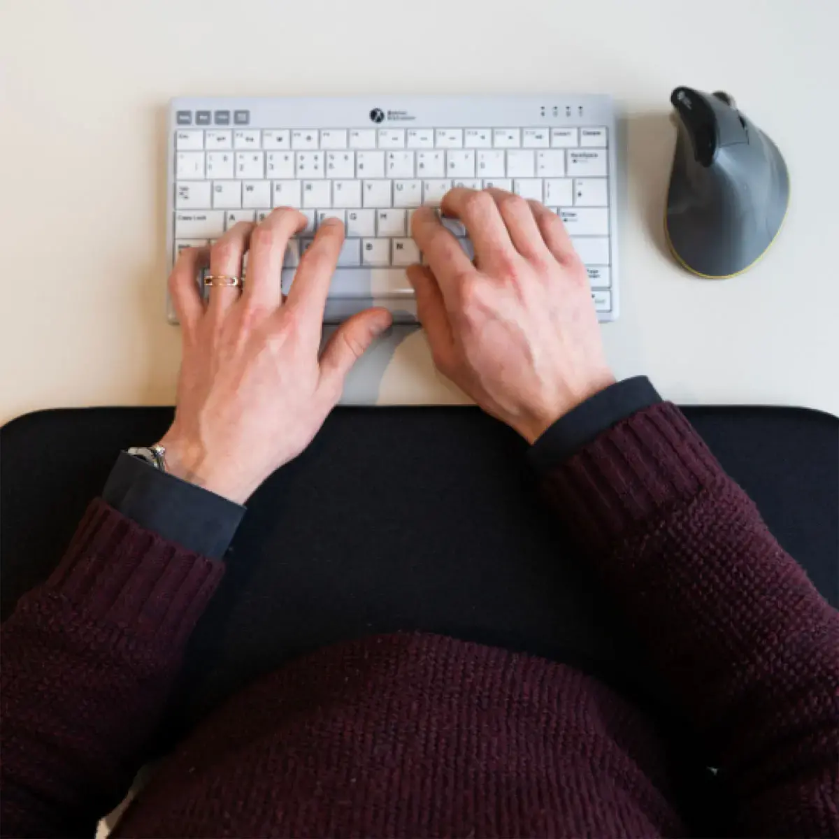 Repose bras ergonomique
