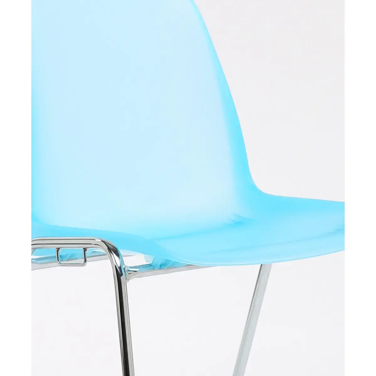 Chaise Charlotte translucide bleu 