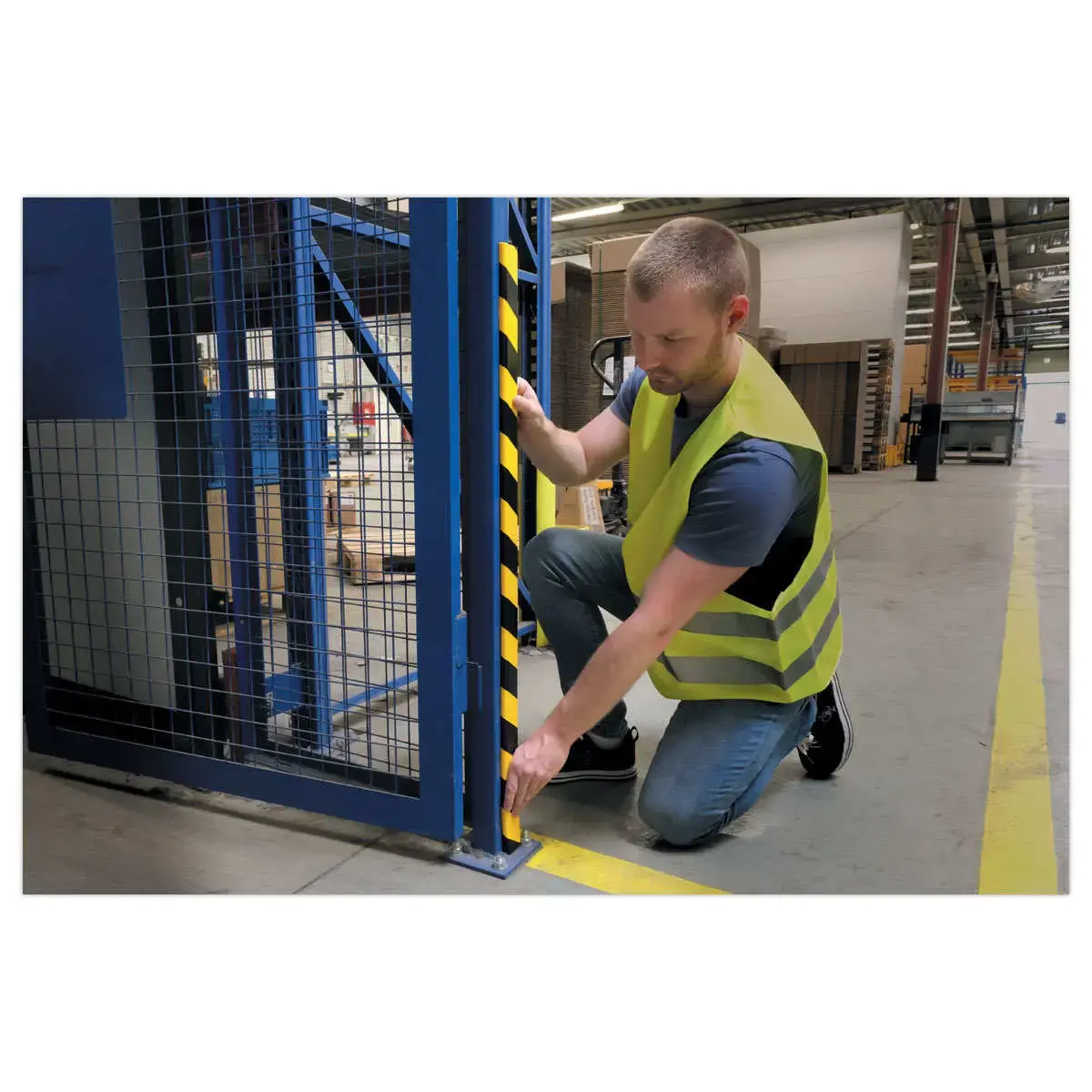 Profilé de protection d'angles en mousse polyuréthane C35