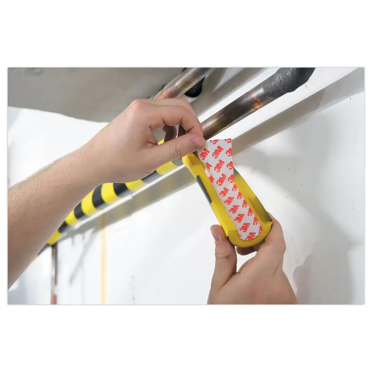 Profil&eacute; de protection pour tuyaux en mousse polyur&eacute;thane P30 