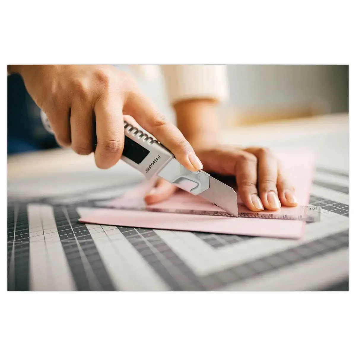 Cutter FISKARS Métal Professionnel 18 mm - coloris métal