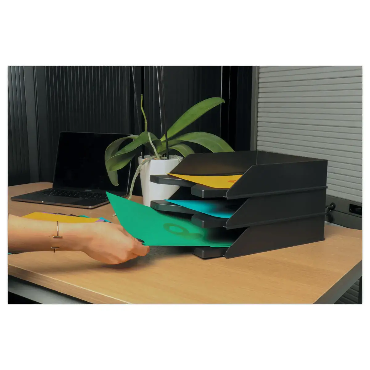 Corbeille à courrier Re-solution - Noir - TARIFOLD