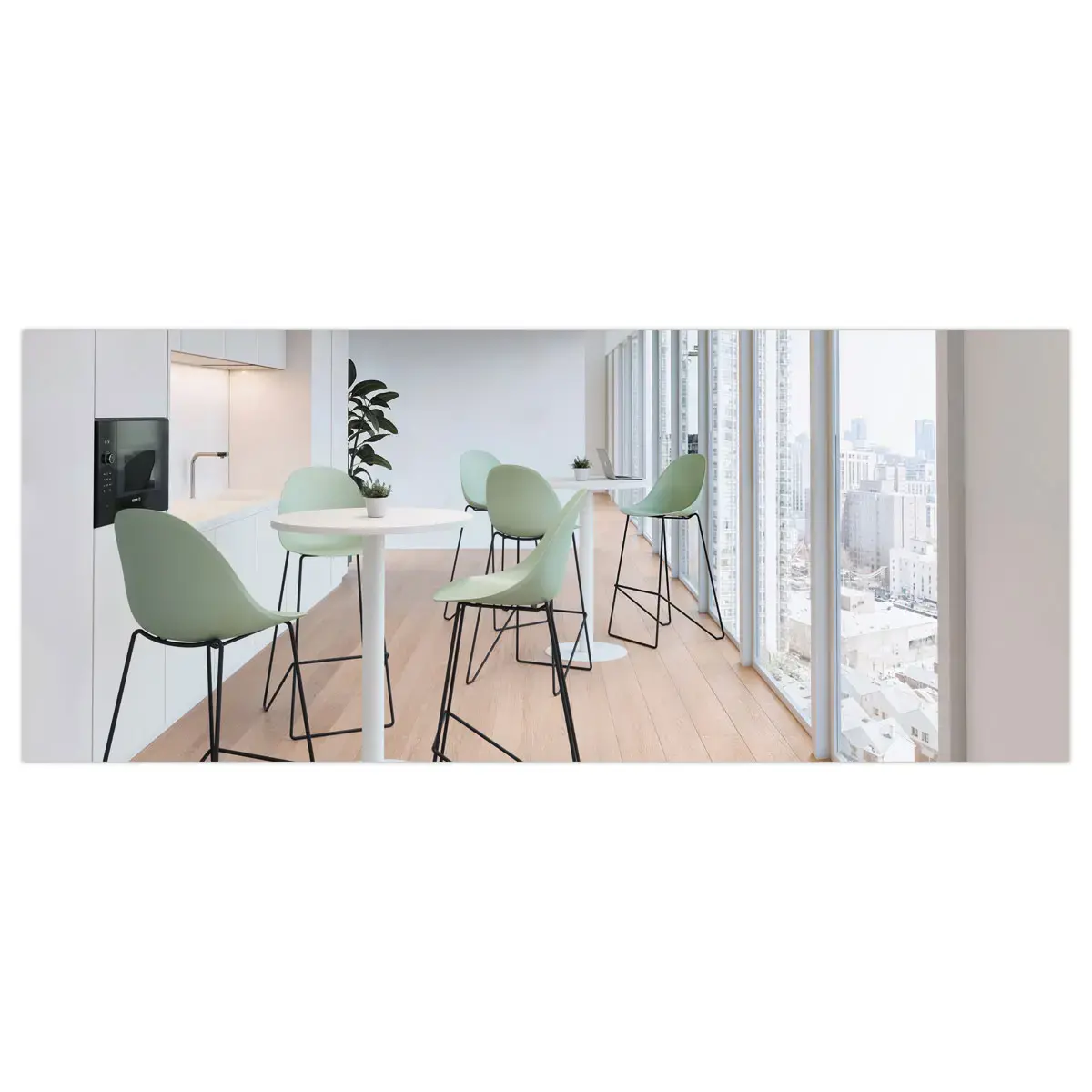 2 Chaises hautes VOID pi&eacute;tement luge vert mont&eacute;es 