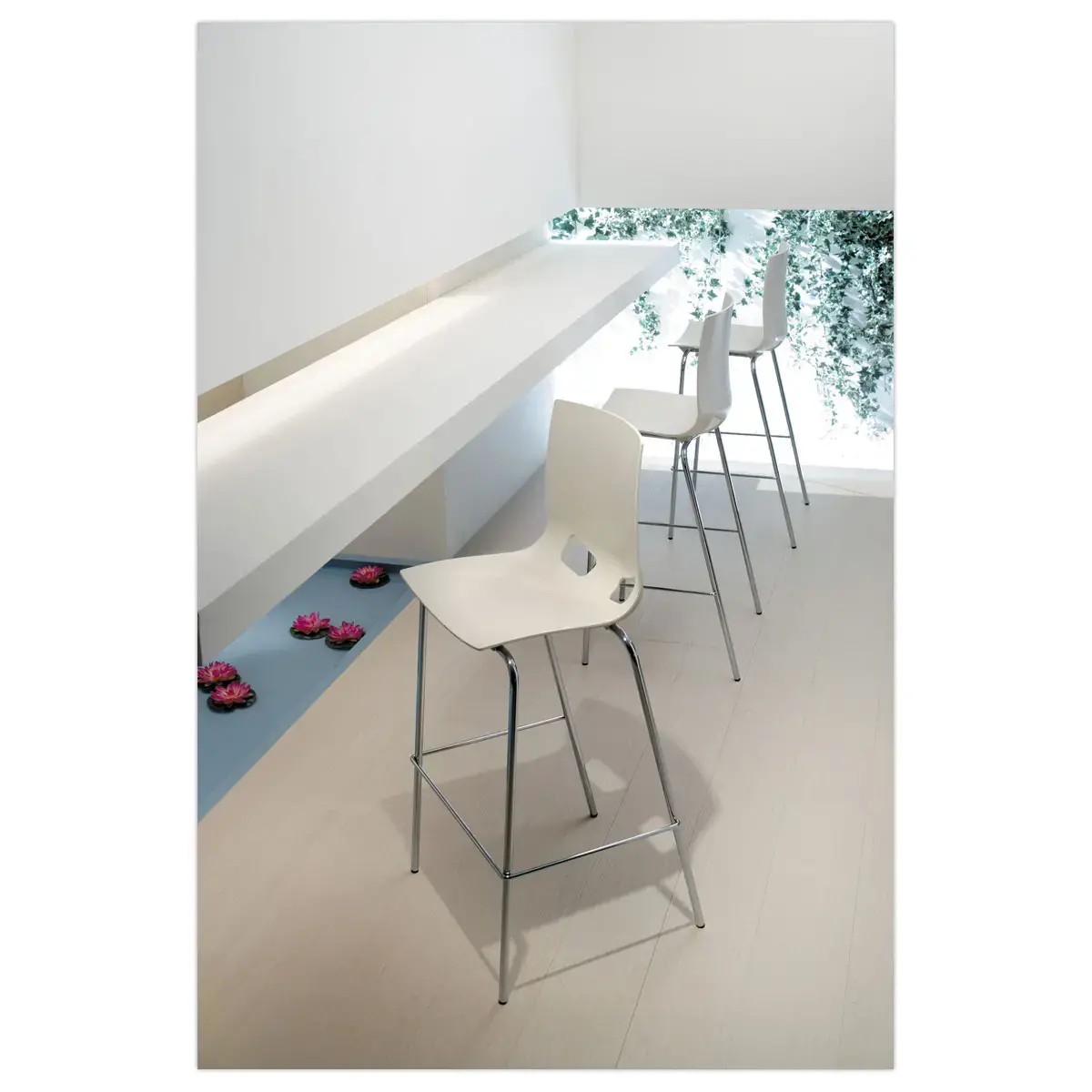 Tabouret haut FONDO HOCKER polypropyl&egrave;ne blanc 