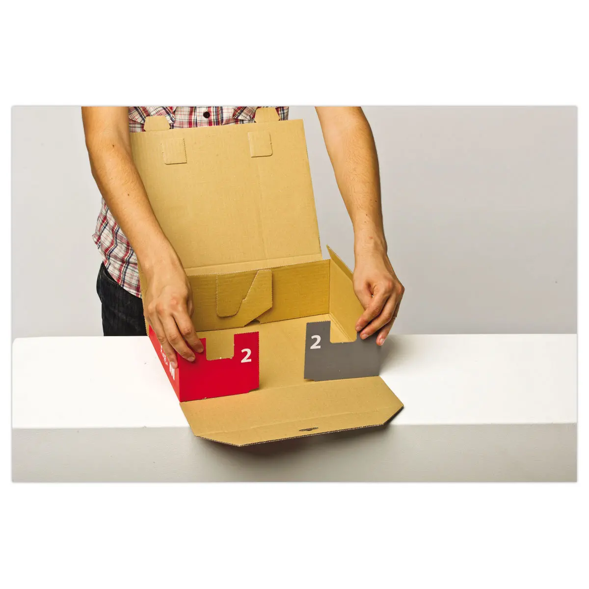 Boîte pour envoi postal GPV taille M 32,5 x 24 x 10,5 cm
