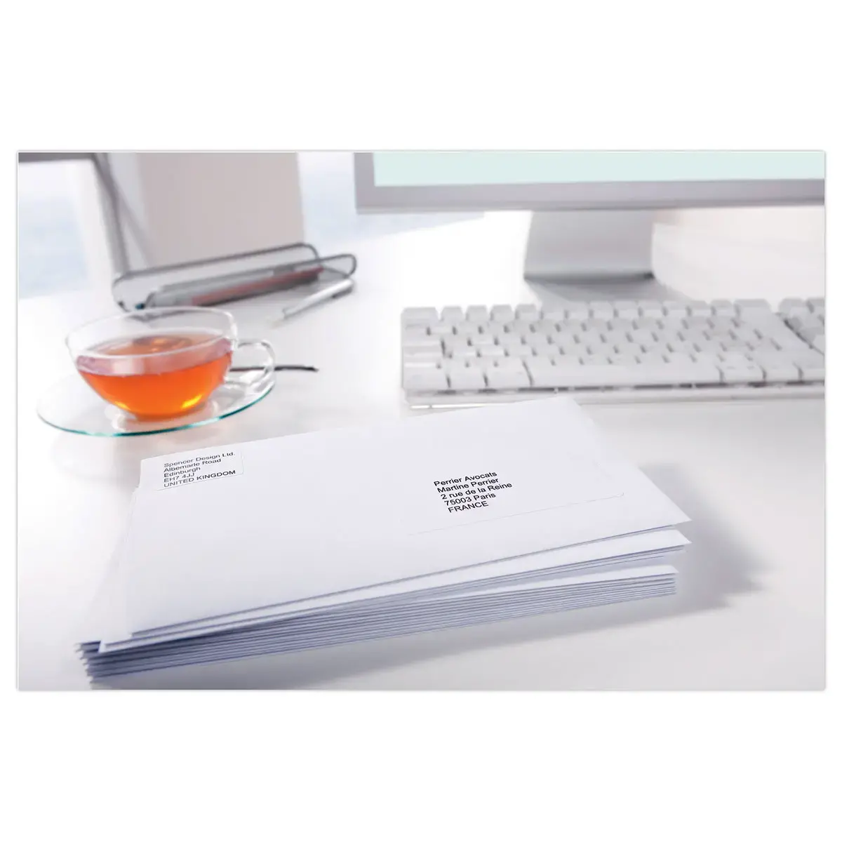 100 Planches de 24 étiquettes adresses blanches pour imprimantes laser - 63,5 x 33,9 mm - AVERY