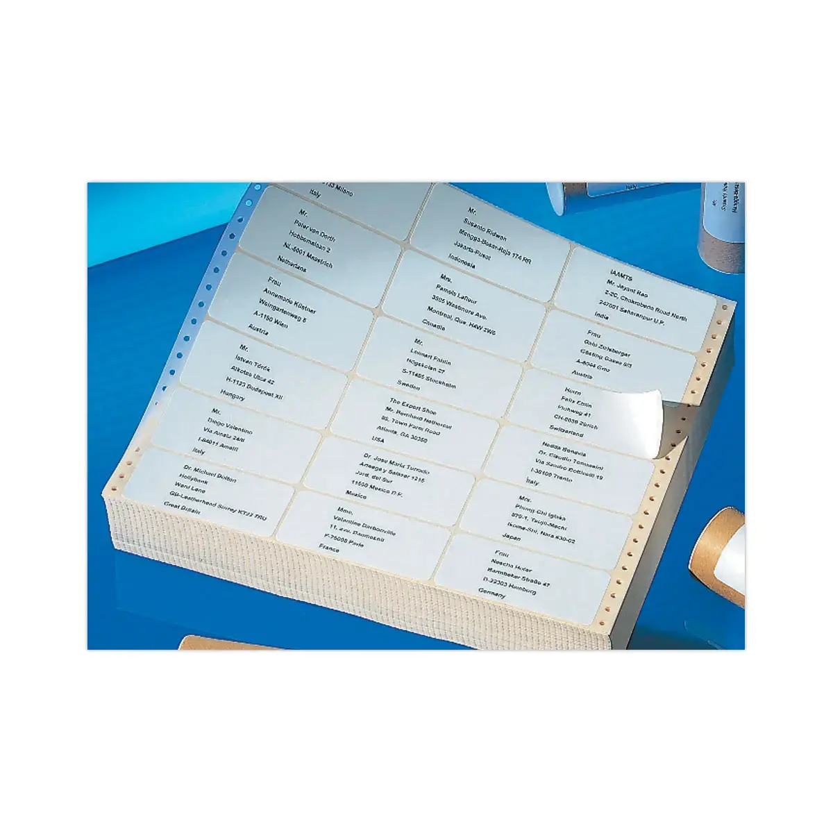 boîte de 4 000 étiquettes blanches pour imprimante à impact AVERY 89x36,1mm