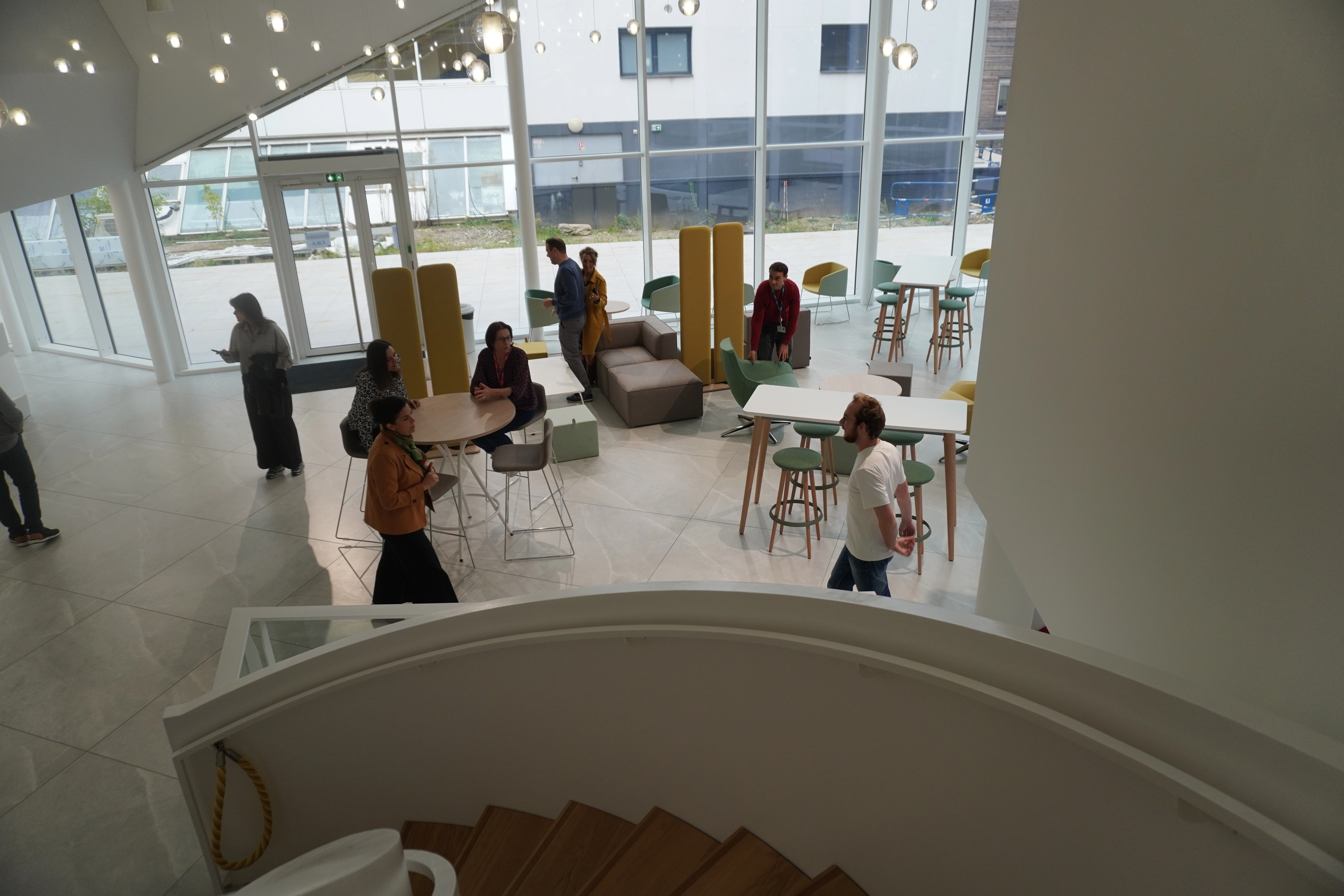 cafétéria nouveau bâtiment