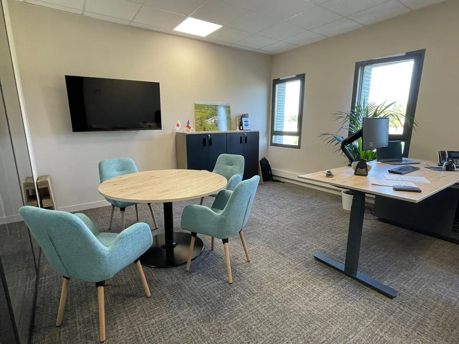 bureau manager